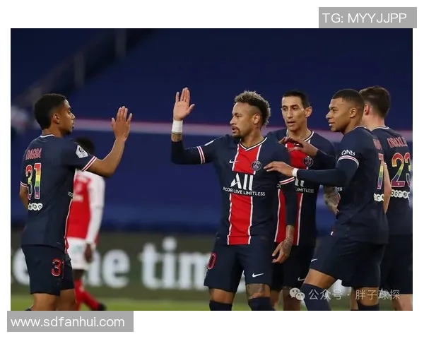 足总杯激战:利物浦逆转巴黎圣日耳曼精彩瞬间引发全场沸腾